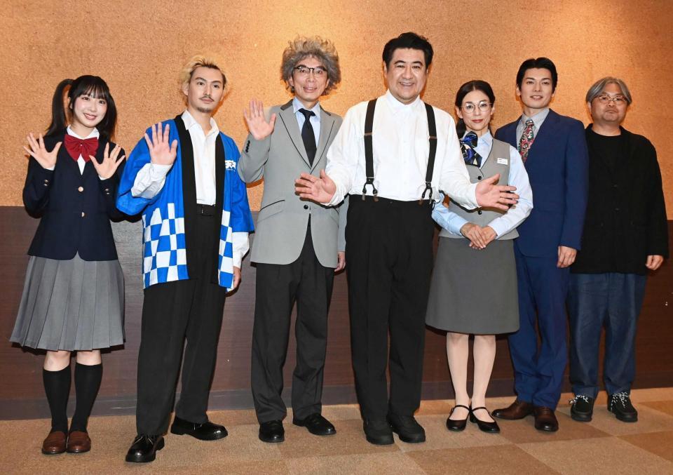 　（左から）ＡＯＩ、松田凌、片桐仁、小手伸也、鈴木保奈美、崎山つばさ、村上大樹氏（撮影・園田高夫）