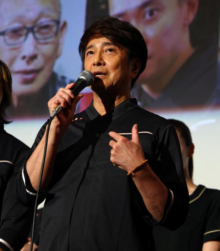 舞台あいさつに登壇した風間トオル（撮影・石井剣太郎）