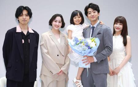 ドラマの会見に登場した（左から）桐山漣、早見あかり、久場音葉、伊藤健太郎、岸明日香（撮影・佐々木彰尚）