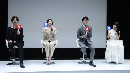 質問に答える（左から）桐山漣、早見あかり、伊藤健太郎、岸明日香（撮影・佐々木彰尚）