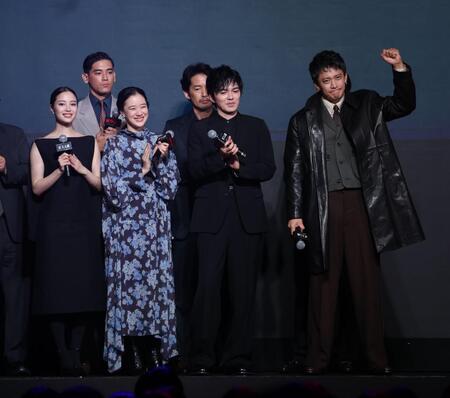 広瀬すず、ＵＴＡ、蒼井優、竹野内豊、林遣都、小栗旬（撮影・金田祐二）