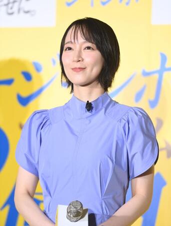 イベントで笑顔をふりまく吉岡里帆（撮影・開出牧）　