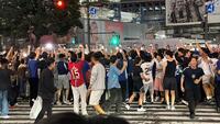 試合前から人で溢れかえるスクランブル交差点＝東京・渋谷スクランブル交差点