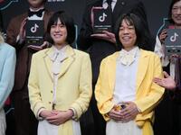 似ていると話題のおヨネ（左）とＣＯＷＣＯＷ多田健二