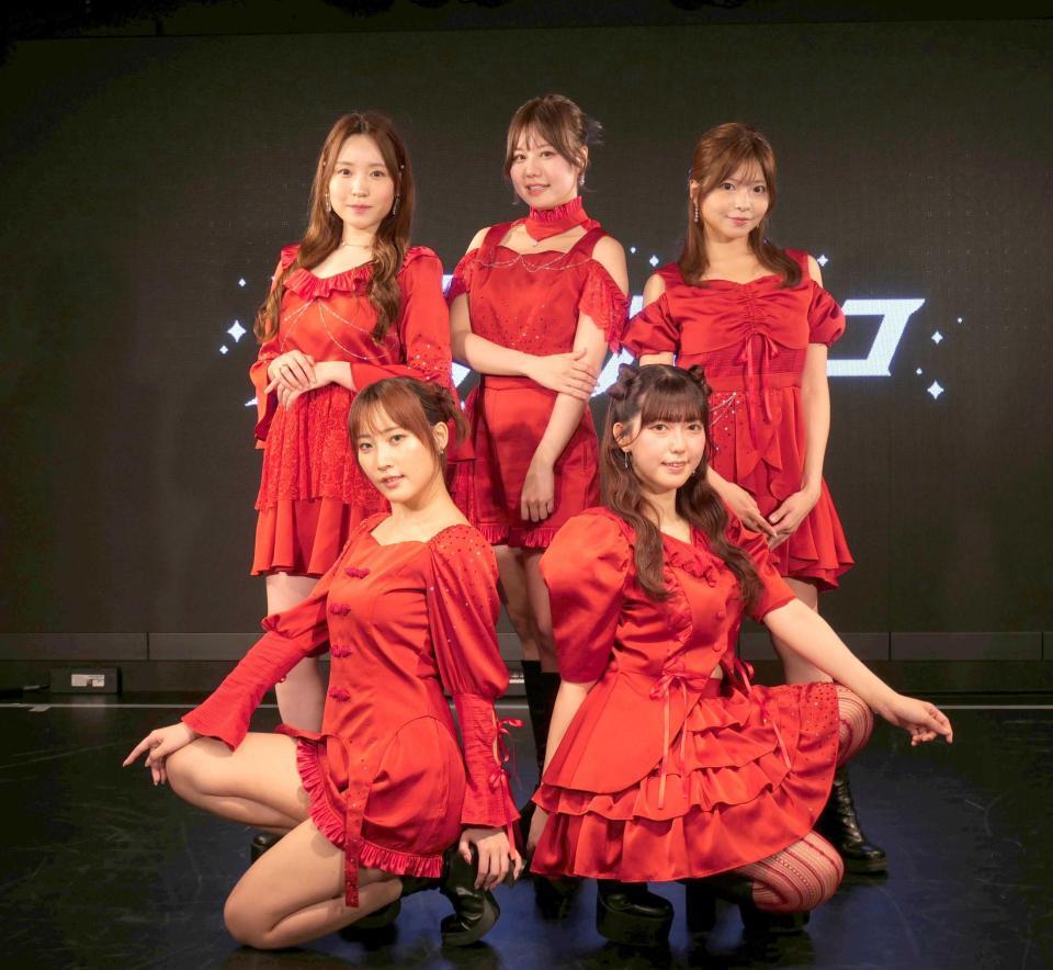 アタシノトリコの（前列左から）胡蝶らん、橘汐璃（後列同）宮崎乃綾、武内杏樹、西谷麻糸呂