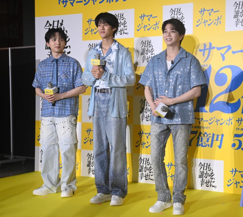 イベントに登場したＭ！ＬＫの（左から）吉田仁人、曽野舜太、塩﨑太智（撮影・開出牧）　