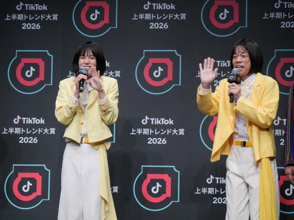 そっくりと話題なおヨネ（左）とＣＯＷＣＯＷ多田健二