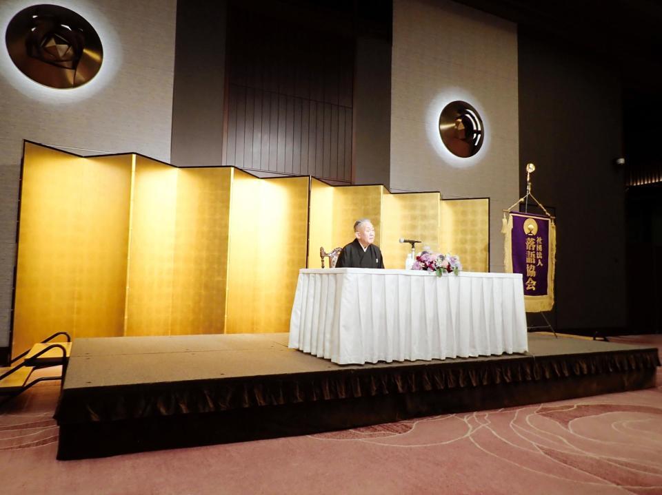 落語協会会長就任会見に臨んだ林家正蔵
