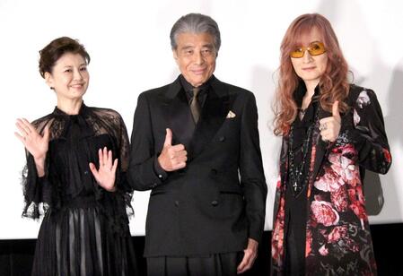 映画「免許返納！？」大ヒット御礼舞台あいさつに登壇した（左から）南野陽子、舘ひろし、高見沢俊彦