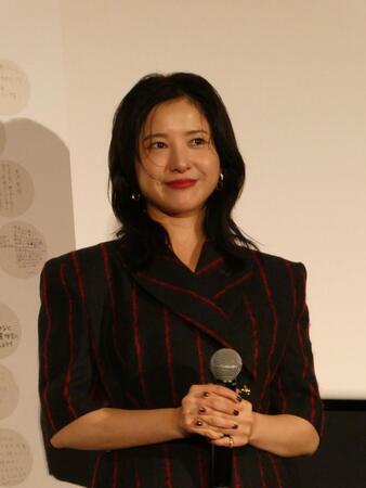 舞台あいさつに登壇した吉高由里子
