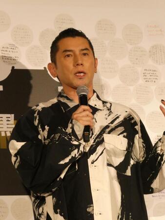 トークする本木雅弘