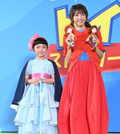 永尾柚乃（左）と若槻千夏（撮影・園田高夫）