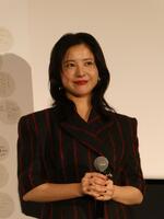 舞台あいさつに登壇した吉高由里子