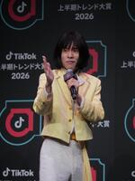 全力でデビュー曲を披露するおヨネ