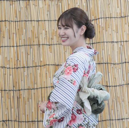 浴衣姿を披露した塚本恋乃葉