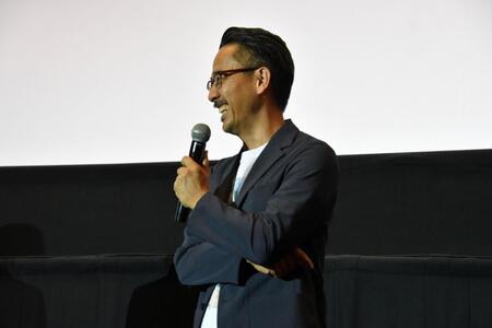 映画「平行と垂直」の舞台挨拶に出席した小林聖太郎監督