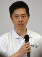会見する吉村洋文大阪府知事