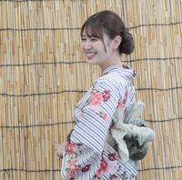 浴衣姿を披露した塚本恋乃葉