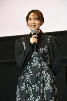 映画「平行と垂直」の舞台挨拶に出席したのん