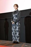 映画「平行と垂直」の舞台挨拶に出席したのん