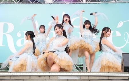 「好きなんて嘘に決まってる」を初披露するＲａｉｎ　Ｔｒｅｅ＝ダイバーシティ東京（撮影・吉澤敬太）