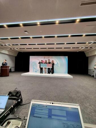 ドラマ「夫を殺したはずなのに」記者会見に登壇した（左から）曽田陵介、内田理央、渡邊圭祐、箭内夢菜