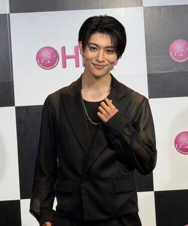 日めくりカレンダーの発売記念イベントを行った増子敦貴