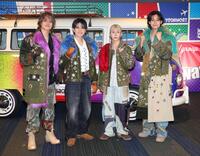 Ａぇ！ｇｒｏｕｐの（左から）小島健、正門良規、末澤誠也、佐野晶哉（撮影・石井剣太郎）
