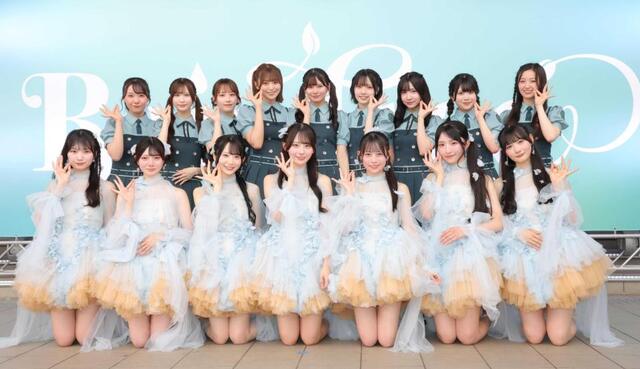 Ｒａｉｎ　Ｔｒｅｅの（前列左から）遠藤莉乃、水野乃愛、橋本真希、綾瀬ことり、鈴野みお、朝宮日向、佐藤莉華（後列同）仲俣美希、百瀬紗菜、市原紬希、新野楓果、永瀬真梨、吉川海未、片瀬真花、加藤柊、葉山莉瑚（撮影・吉澤敬太）