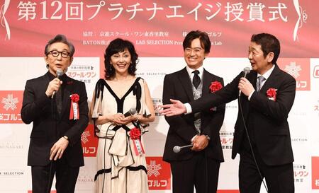 きわどい発言でもめる古舘伊知郎（左）と宮根誠司（右）（中央左から南果歩、石黒賢）＝ザ・ペニンシュラ東京（撮影・園田高夫）
