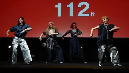 会場を盛り上げるＭＡＸ（撮影・金田祐二）