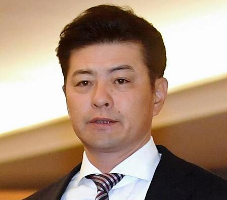 緒方孝市氏