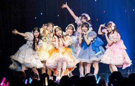 初のワンマンライブを開催したＭＯＲＥ　ＳＴＡＲの（左から）中山こはく、笹原なな花、新井心菜、高梨ゆな、萩田そら、遠藤まりん、森田あみⓒヨシモリユウナ