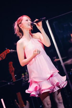 ステージで熱唱したＤｒｅａｍ　Ａｍｉ