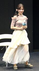 ドラマ「ドライな同期の溺愛癖」の記者会見に出席したＡＫＢ４８の小栗有以