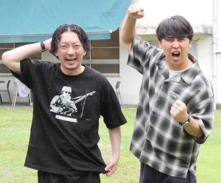 ライブのキービジュアル通りのポーズで撮影に応じたニューヨーク