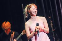 ステージで笑顔を見せたＤｒｅａｍ　Ａｍｉ