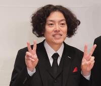 囲み取材に応じたガクテンソク・よじょう