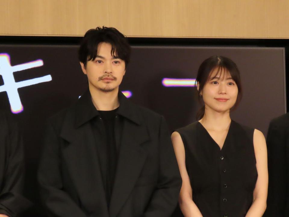 製作発表に出席した瀬戸康史（左）と有村架純