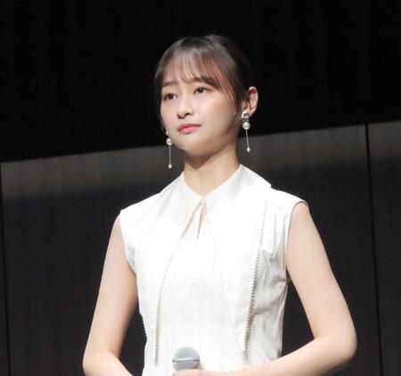 イベントに出席した影山優佳