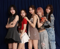新曲をリリースしたＭＹＥＲＡの（左から）Ａｇｕｒｉ、Ｋｏｔｏ、Ｈｉｍｅｎａ、Ｙｕｉ、Ｒｉｒｉａ（撮影・佐々木彰尚）