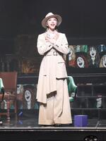 過去と現在を繋ぐ神秘的な存在、マーマー役を演じる美弥るりか