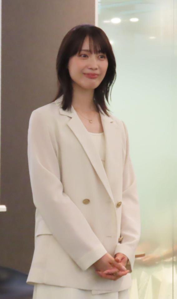 ドラマ「夫に不倫をお願いされました」の会見に出席した中村ゆりか