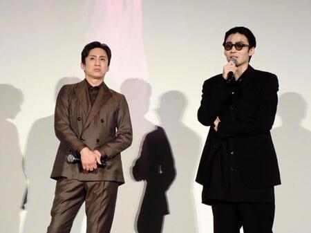 「鬼平犯科帳　本所の銕／密告」の舞台あいさつを行った（左から）松本幸四郎、市川染五郎