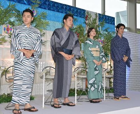 浴衣で勢揃いした（左から）泉澤祐希、磯村勇斗、今田美桜、寛一郎（撮影・持木克友）