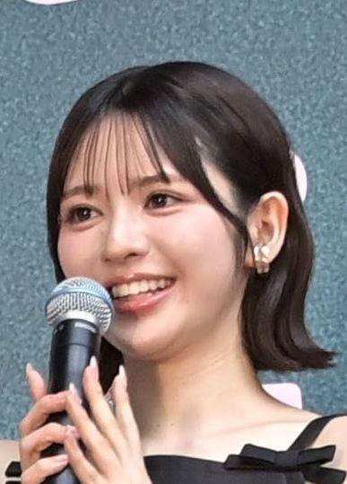 鎮西寿々歌＝渋谷ストリーム前稲荷橋広場（撮影・持木克友）