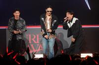 初日のステージに立った（左から）ＥＸＩＬＥ　ＭＡＫＩＤＡＩ、ＥＸＩＬＥ　ＡＫＩＲＡ、Ｐ-ＣＨＯ
