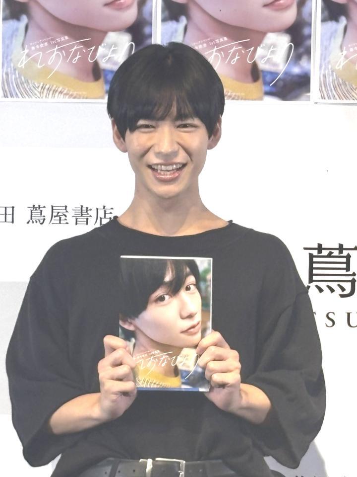 発売イベントに登場した秦令欧奈アナ