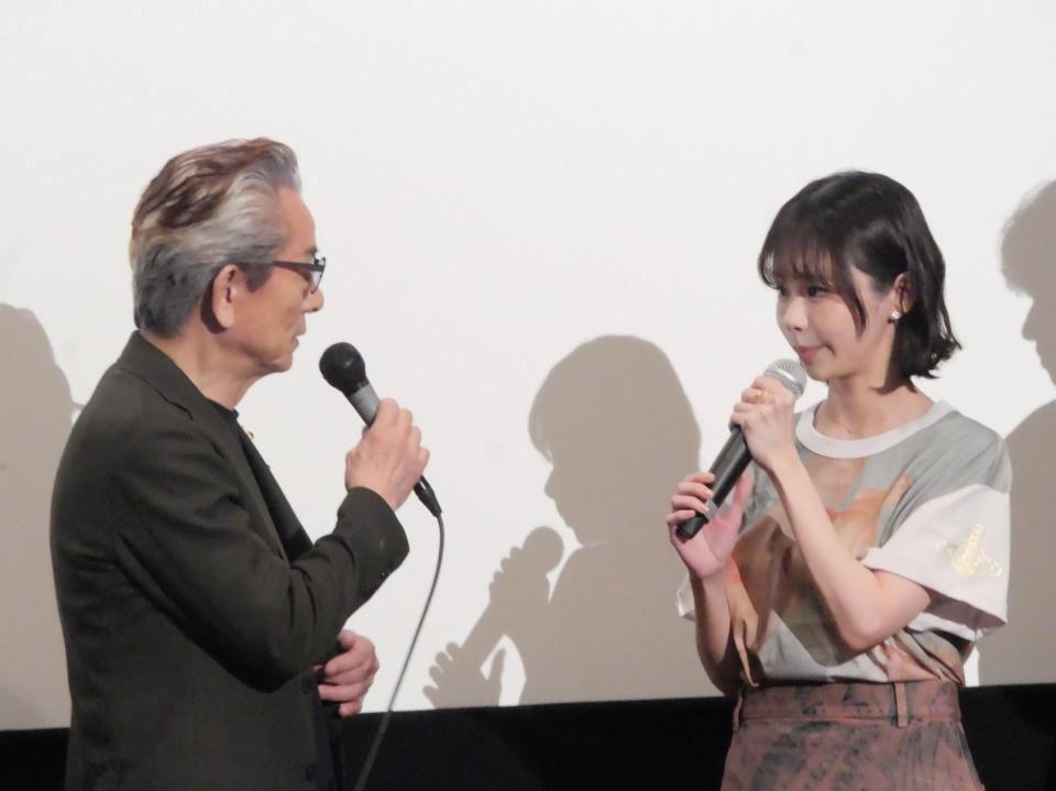 親子トークを展開する水谷豊（左）と趣里