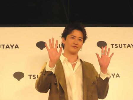 初の写真集「ＳＴＩＬＬ　ＰＥＡＫＩＮＧ」の発売イベントを行った高橋駿一